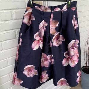 Chicwish skirt, new size large